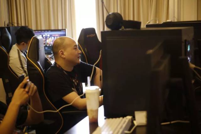 LPL赛事：NIP进入2025LPL夏季赛登峰组！